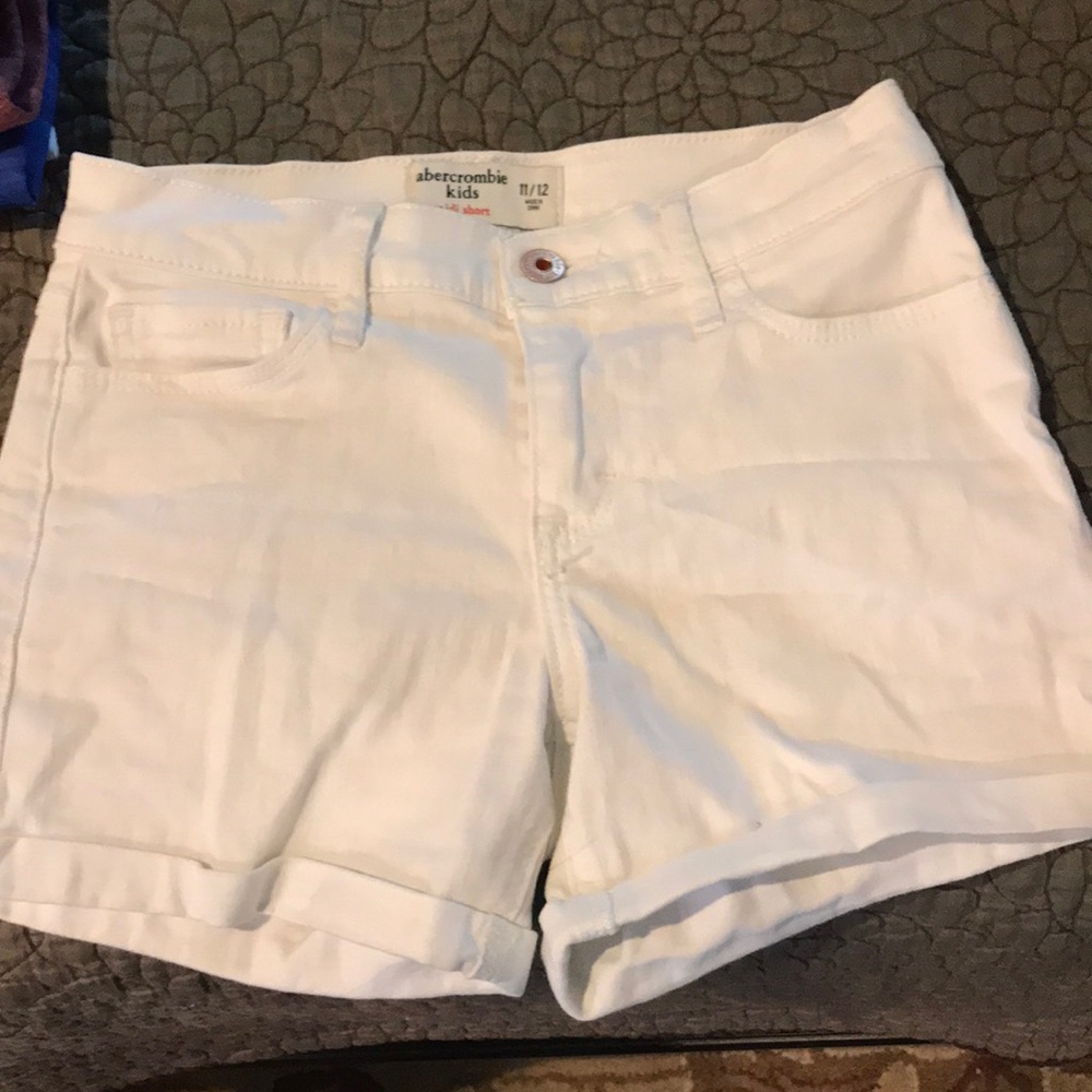 Abercrombie Kids White Jean shorts. 11/12.